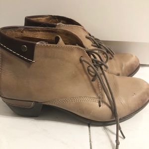 Donating Soon: Amazing Pikolinos shoes/booties 35 Size 5